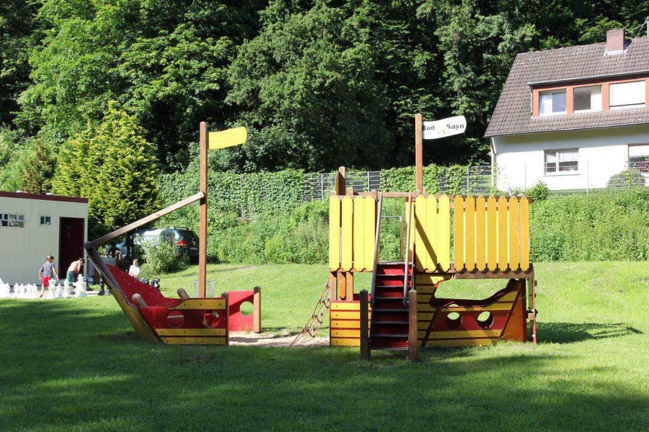 בנדורף Ferienwohnung Sayn Bei Koblenz מראה חיצוני תמונה